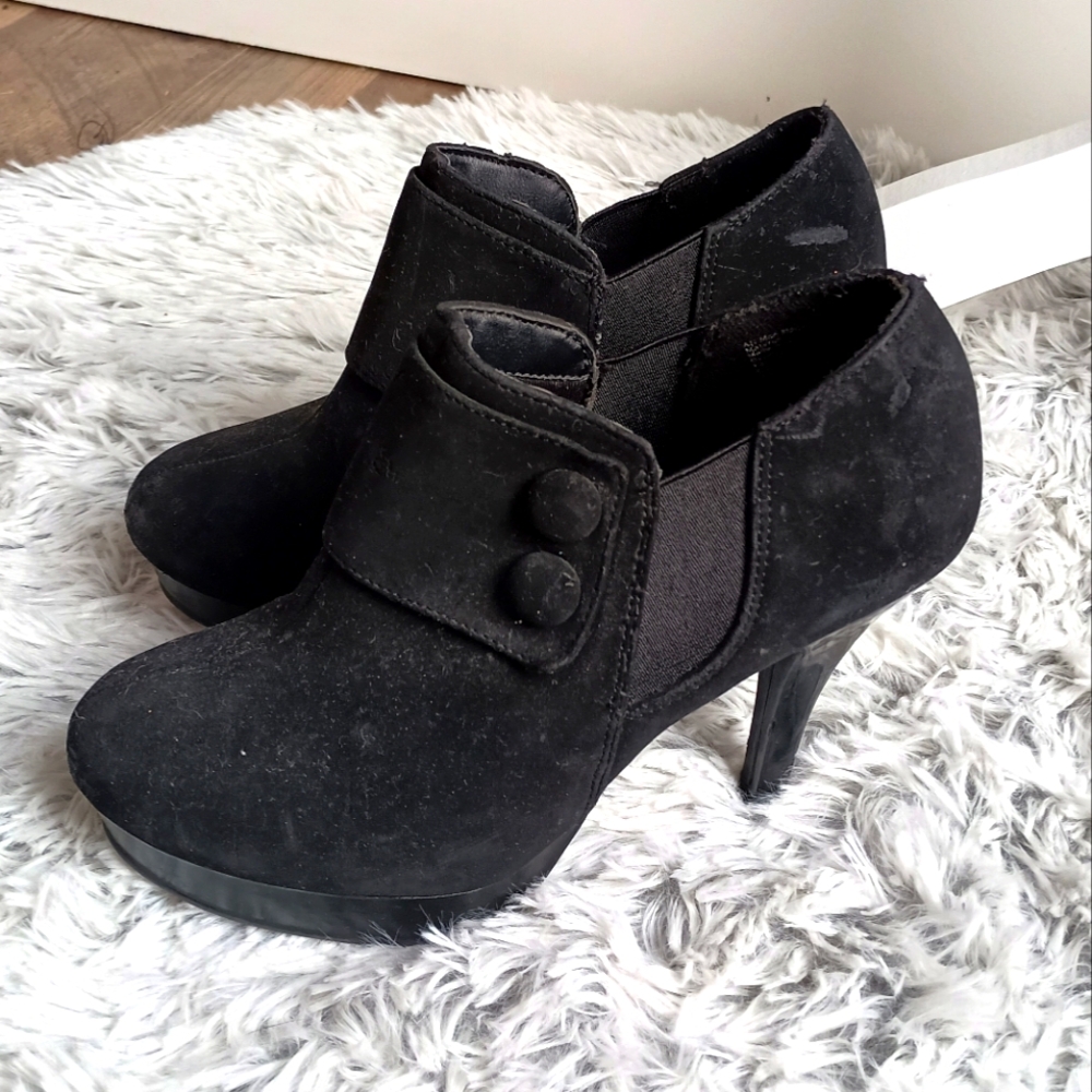 Fioni suede booties